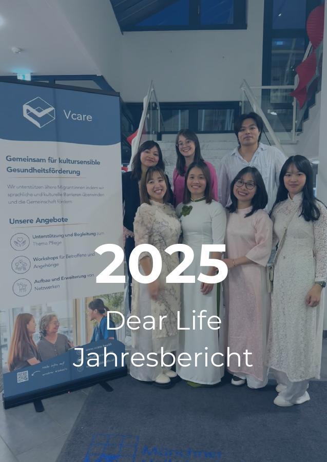 Trang bìa báo cáo thường niên 2025
